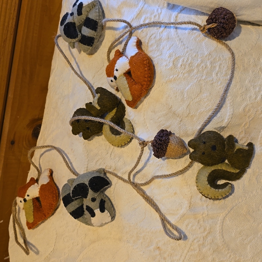 Thanksgiving Farmhouse Rachel Ashwell Felt Forest Animals Garland Banner NWT - Picture 3 of 8